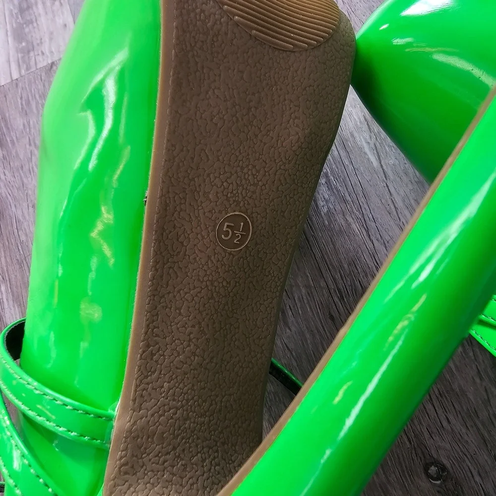 Ami Clubwear Neon Green‎ Patent Leather Platform Pumps Triple Buckle Strap Heels